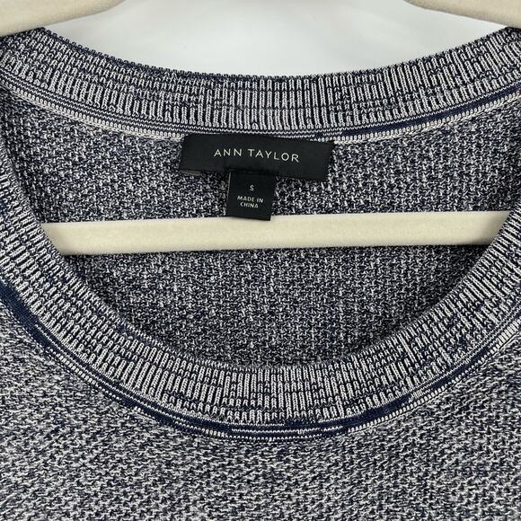 Ann Taylor Blue and White Knit Crop Top Size Small Short Sleeve - Picture 3 of 6